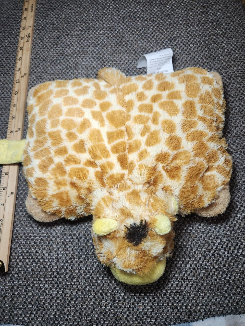 Pillow Pets Pee-Wees Jolly Giraffe folding plush pillow